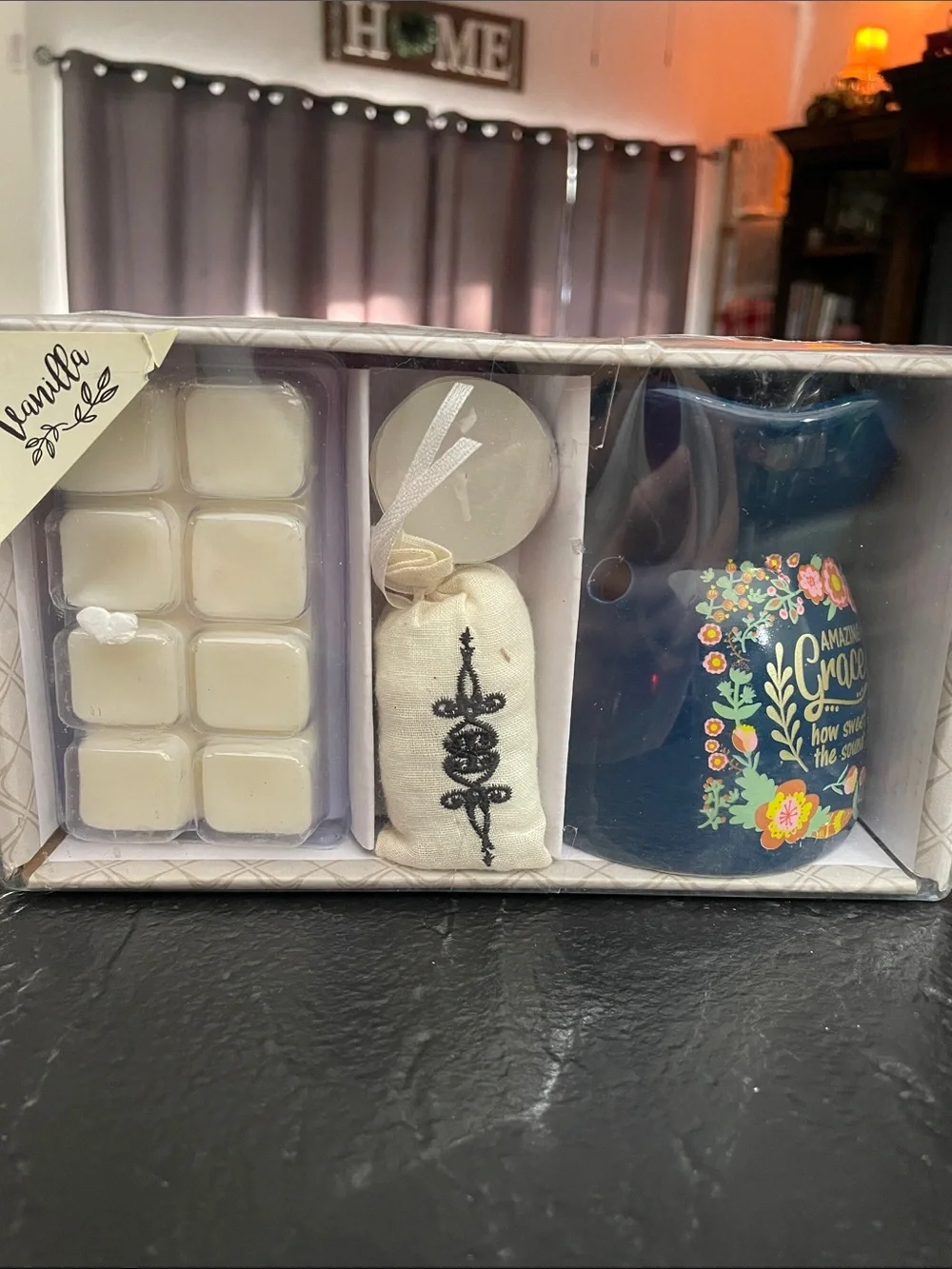 Vanilla Scented Home Gift Set with Navy Floral Warmer New